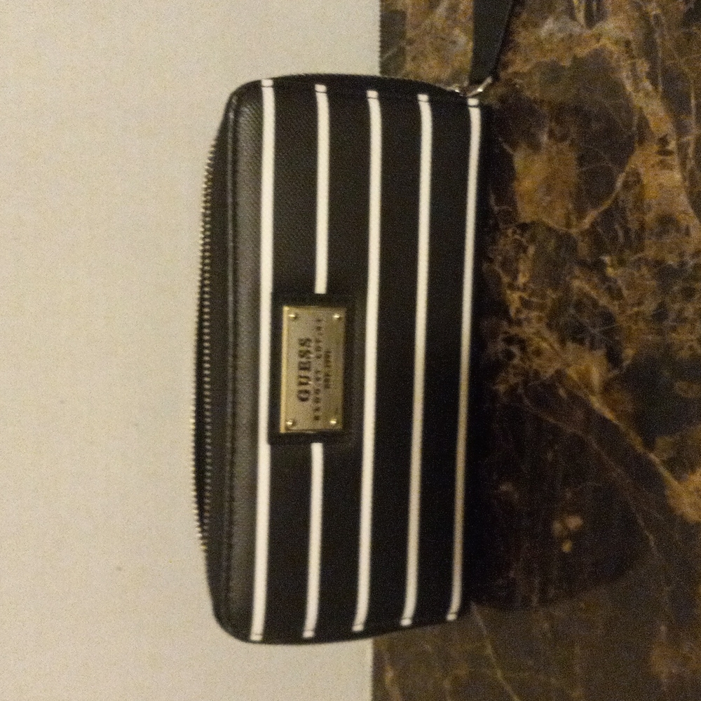 Guess wallet
